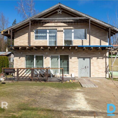 Pārdošanā divstāvu privātmāja ar 646 m² zemes gabalu klusā vietā Ogrē.Māja celta