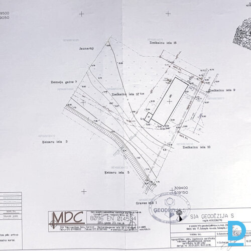 Pārdod māju Ziedkalnu iela 12