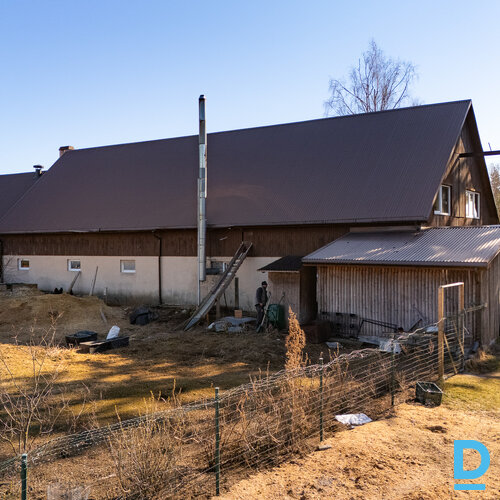 Pārdod māju Ziedkalnu iela 12