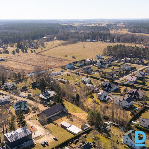 Pārdod māju Ziedkalnu iela 12