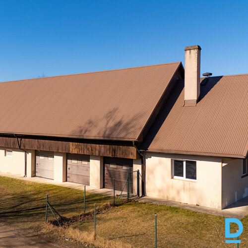 Pārdod māju Ziedkalnu iela 12