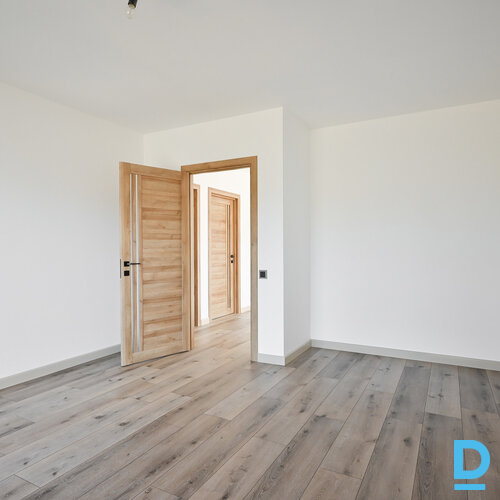 Pārdod māju Hildas Vīkas iela 7