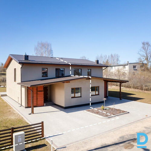 Pārdod māju Hildas Vīkas iela 7