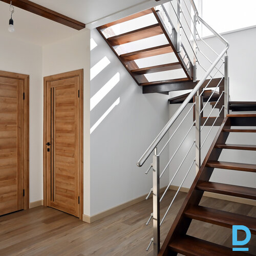 Pārdod māju Hildas Vīkas iela 7