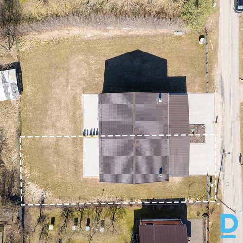 Pārdod māju Hildas Vīkas iela 7