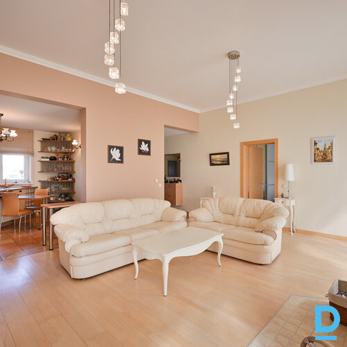 Pārdod māju Ošu iela 4