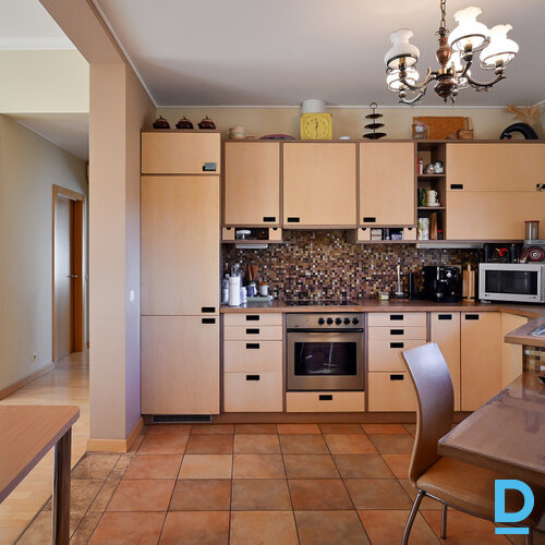 Pārdod māju Ošu iela 4