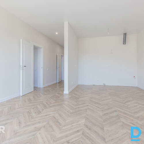 Divģimeņu mājas daļa Līčos pie Juglas upes – daba, privātums un pilsētas tuvumsP