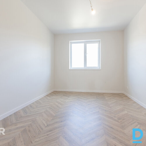 Divģimeņu mājas daļa Līčos pie Juglas upes – daba, privātums un pilsētas tuvumsP