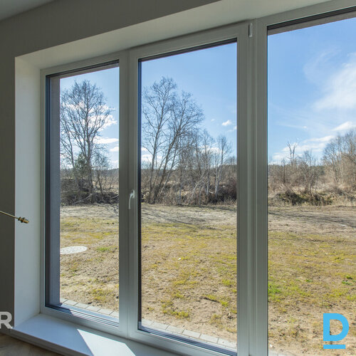 Divģimeņu mājas daļa Līčos pie Juglas upes – daba, privātums un pilsētas tuvumsP