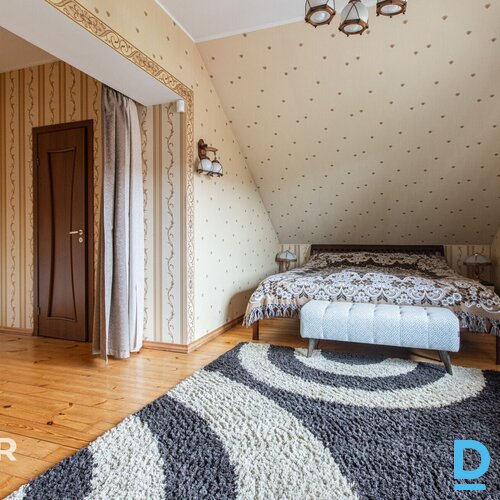 Pārdošanā mājīga divstāvu ģimenes māja ar labiekārtotu teritoriju klusā privātmā