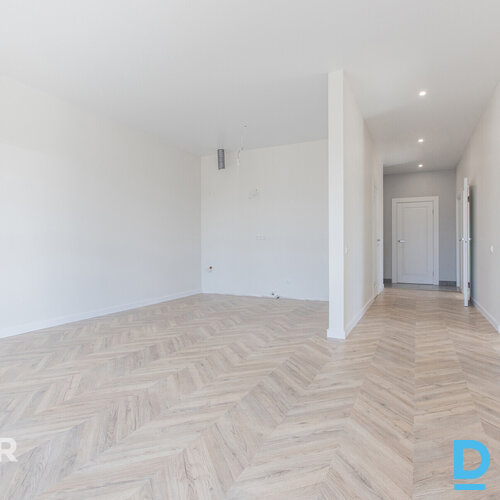 Divģimeņu mājas daļa Līčos pie Juglas upes – daba, privātums un pilsētas tuvumsP