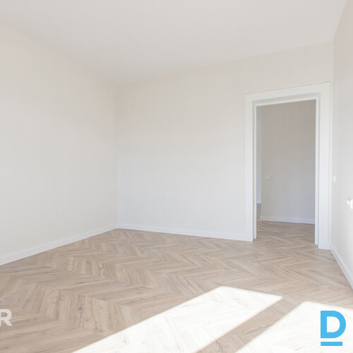 Divģimeņu mājas daļa Līčos pie Juglas upes – daba, privātums un pilsētas tuvumsP