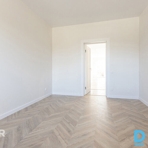 Divģimeņu mājas daļa Līčos pie Juglas upes – daba, privātums un pilsētas tuvumsP