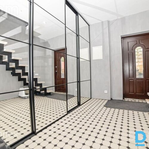 Elegantu privātmāju Carnikavā