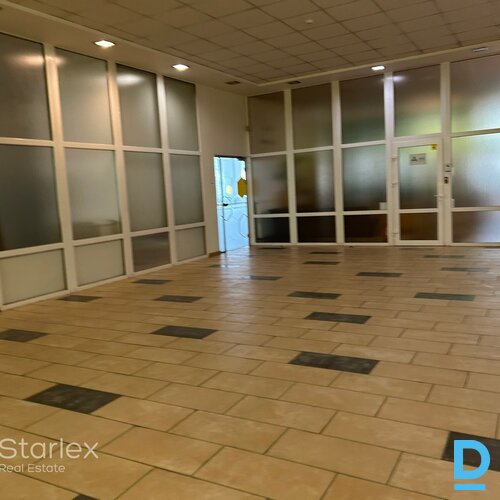 270 m² birojs VEF rajonā – 8 €/m² | kabineti + open space