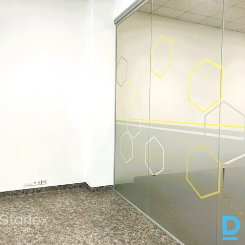 270 m² birojs VEF rajonā – 8 €/m² | kabineti + open space
