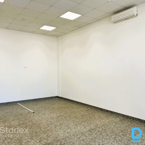 270 m² birojs VEF rajonā – 8 €/m² | kabineti + open space
