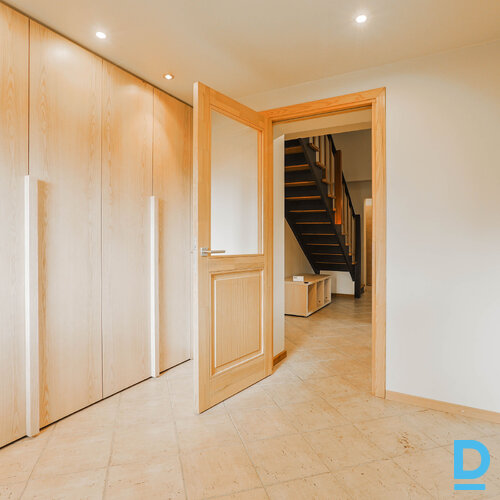 Pārdod māju Ievu iela 19