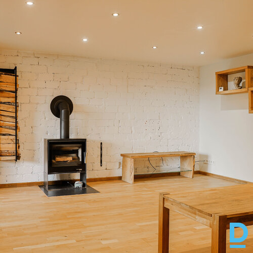 Pārdod māju Ievu iela 19