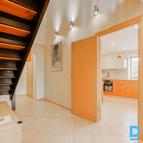 Pārdod māju Ievu iela 19