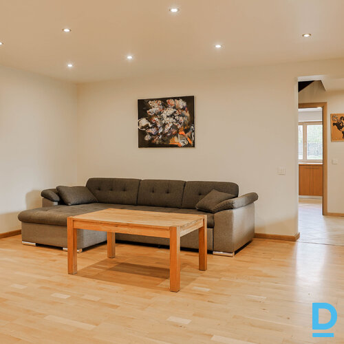 Pārdod māju Ievu iela 19