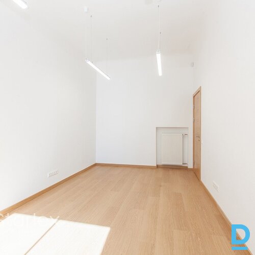 Gaišs, kvalitatīvs birojs Rīgas centrā