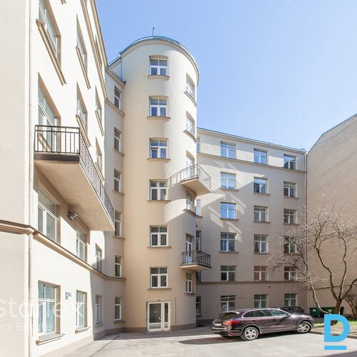 Gaišs, kvalitatīvs birojs Rīgas centrā