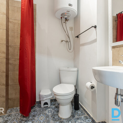 Pārdod ienesīgu īstermiņa īres īpašumu – dzīvojamā māja ar 5 dzīvokļiem, Rīgā, L