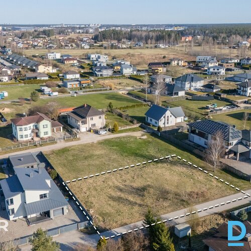 Pārdošanā 1514 m² zemes gabals privātmājas būvniecībai Dreiliņos.Īpašumam ir izv