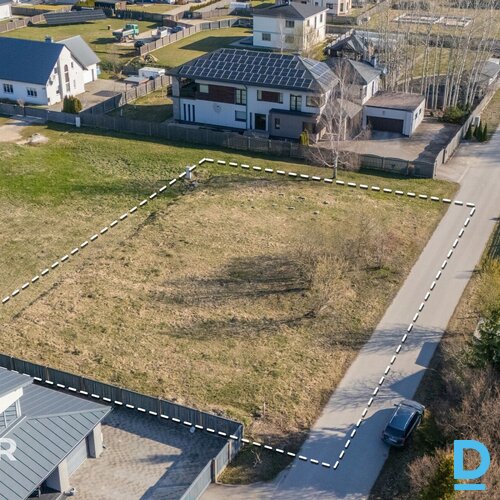 Pārdošanā 1514 m² zemes gabals privātmājas būvniecībai Dreiliņos.Īpašumam ir izv