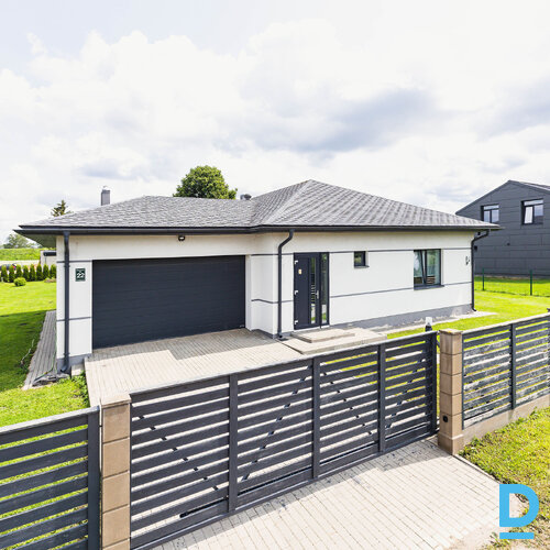 Pārdod māju Silaputninu iela 22