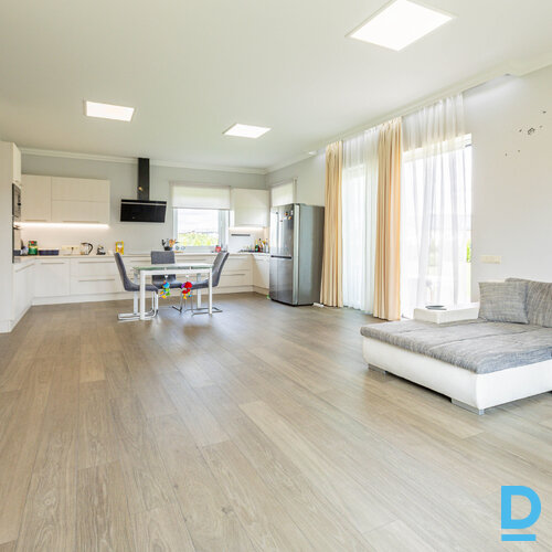 Pārdod māju Silaputninu iela 22