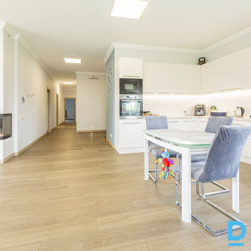 Pārdod māju Silaputninu iela 22