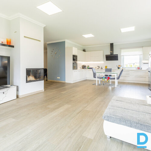 Pārdod māju Silaputninu iela 22