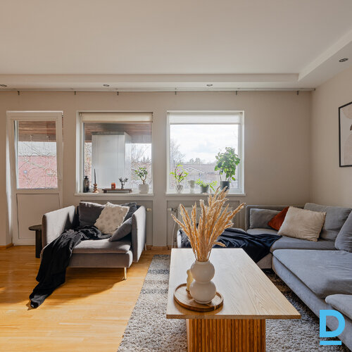 Pārdod māju Kooperatīva iela 22