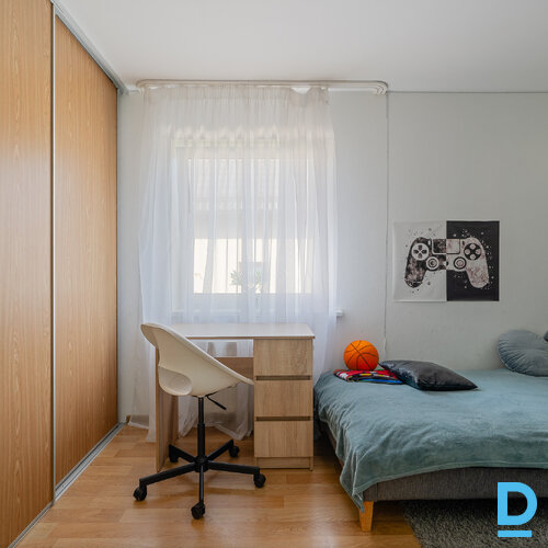 Pārdod māju Kooperatīva iela 22