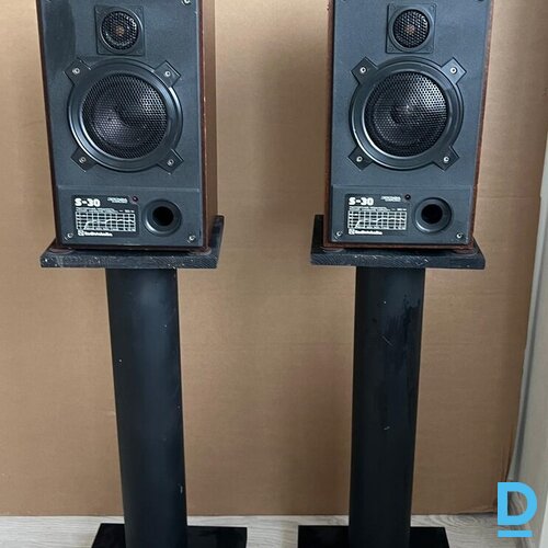 Pārdod RADIOTEHNIKA S 30 tumbas, skandas ar statņiem