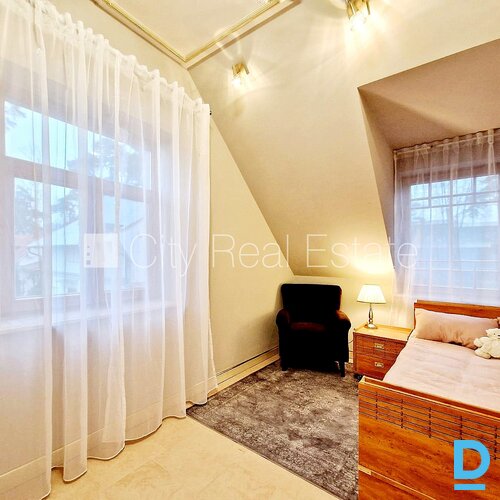 Izīrē māju Jūrmalā