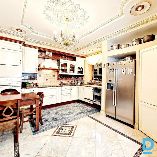 Izīrē māju Jūrmalā