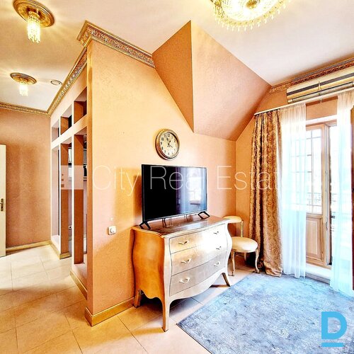 Izīrē māju Jūrmalā