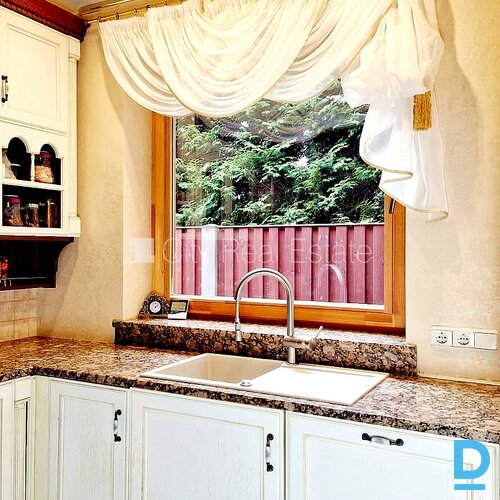 Izīrē māju Jūrmalā