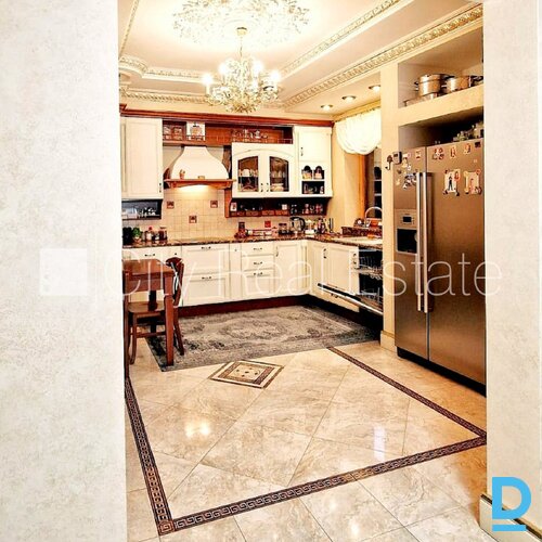 Izīrē māju Jūrmalā