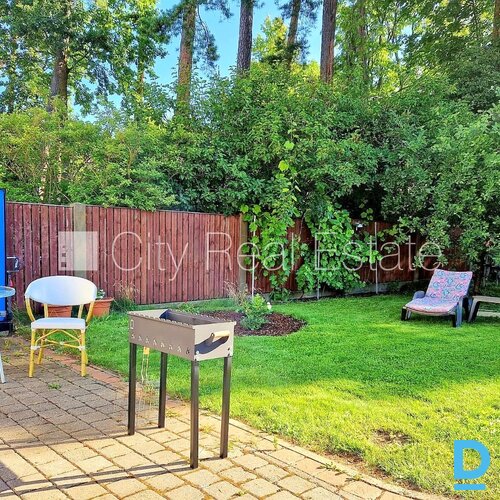 Izīrē māju Jūrmalā