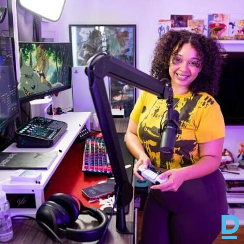 Straumēšanas vadītāja / Online-host