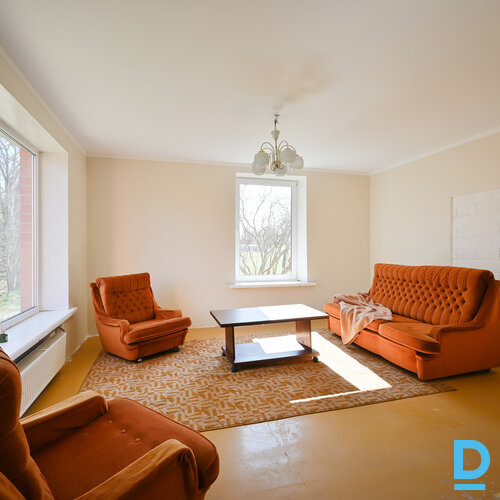 Pārdod māju Lazdulejas