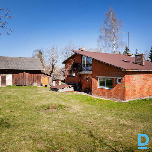 Pārdod māju Lazdulejas