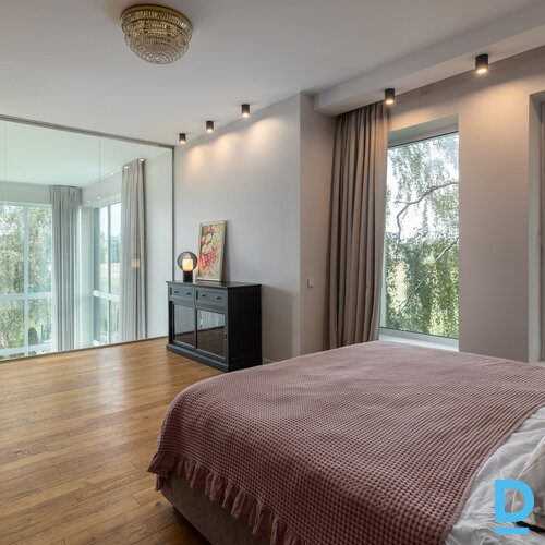 Pārdod māju Lielā iela 52