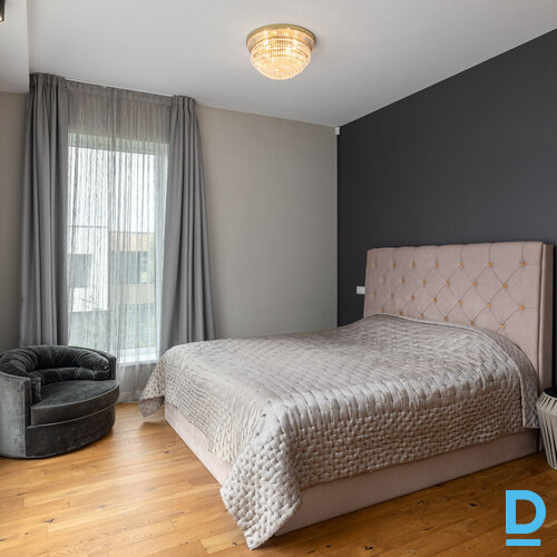 Pārdod māju Lielā iela 52