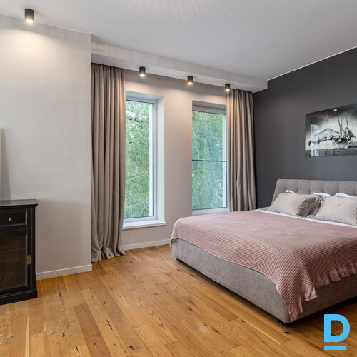 Pārdod māju Lielā iela 52